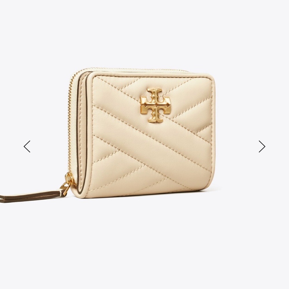 Tory Burch bi fold wallet - Picture 16 of 16